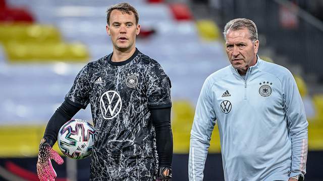 示出他们无 示出他们无